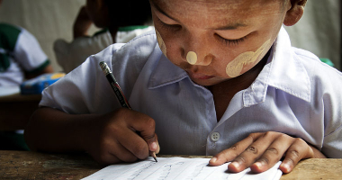 Verdens fattigste har stadig svært ved at komme i skole
